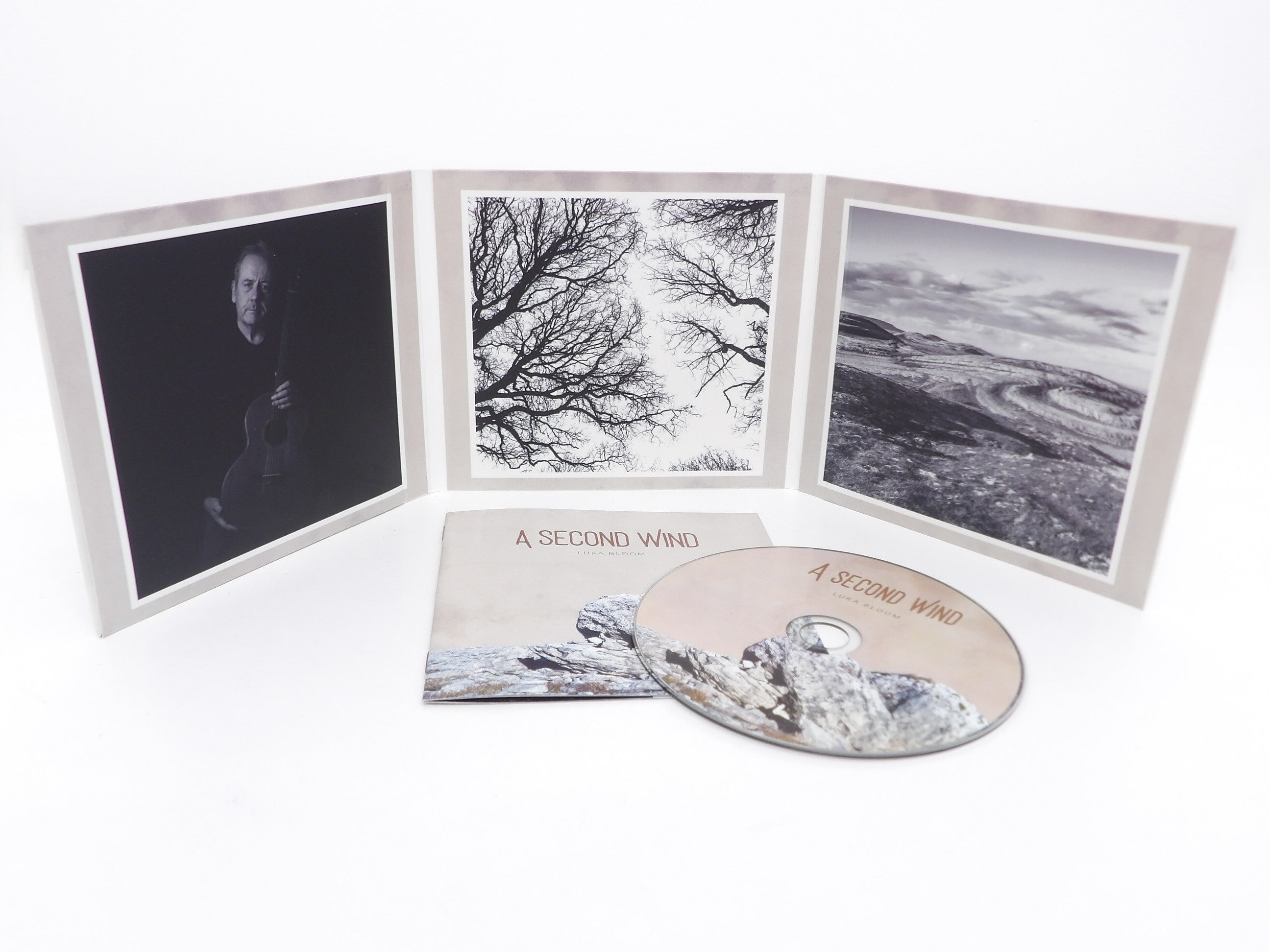 CD + 6 Panel Digisleeve + Booklet