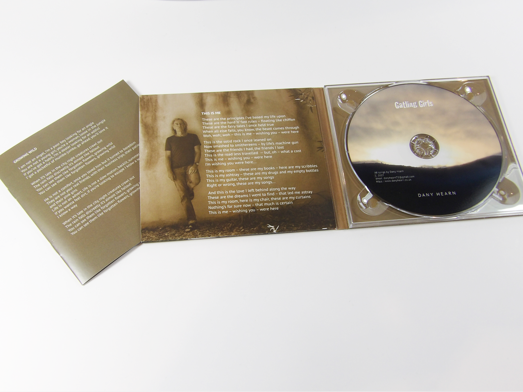 CD + 4 Panel Digipack + Booklet